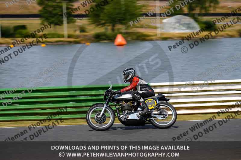 Vintage motorcycle club;eventdigitalimages;mallory park;mallory park trackday photographs;no limits trackdays;peter wileman photography;trackday digital images;trackday photos;vmcc festival 1000 bikes photographs